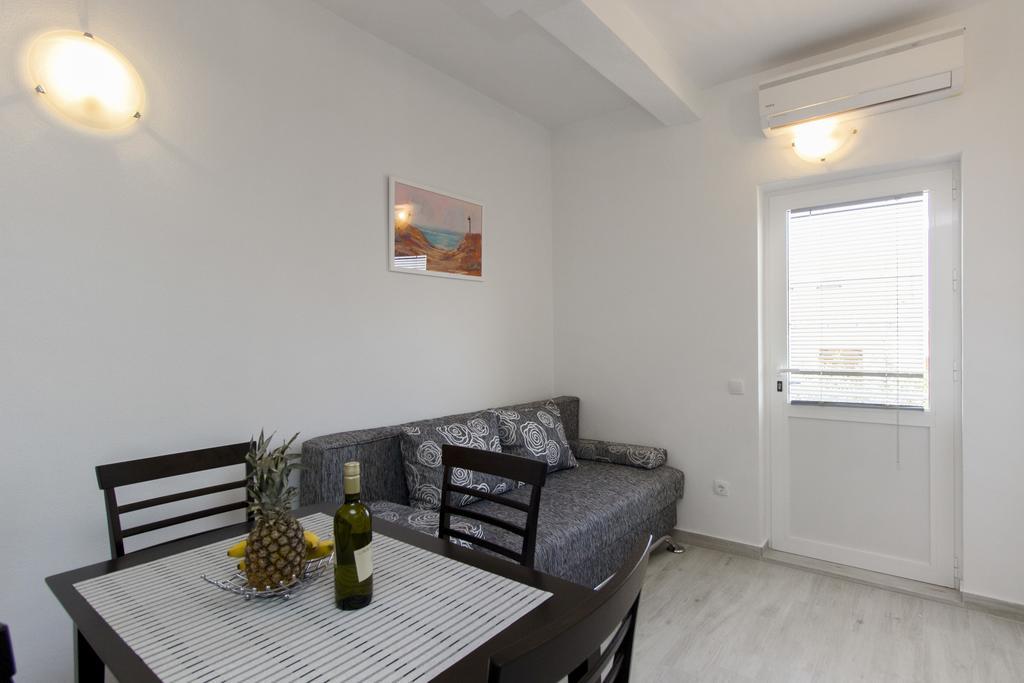 Apartment Zoran Pirovac